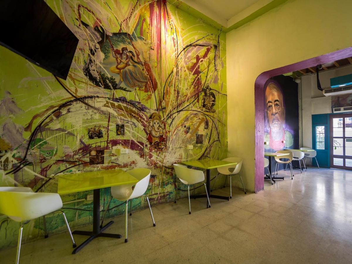 Oyo Hotel Hare Krishna Monterrey Ngoại thất bức ảnh
