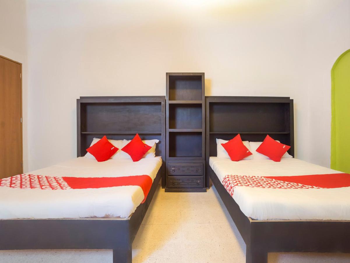 Oyo Hotel Hare Krishna Monterrey Ngoại thất bức ảnh